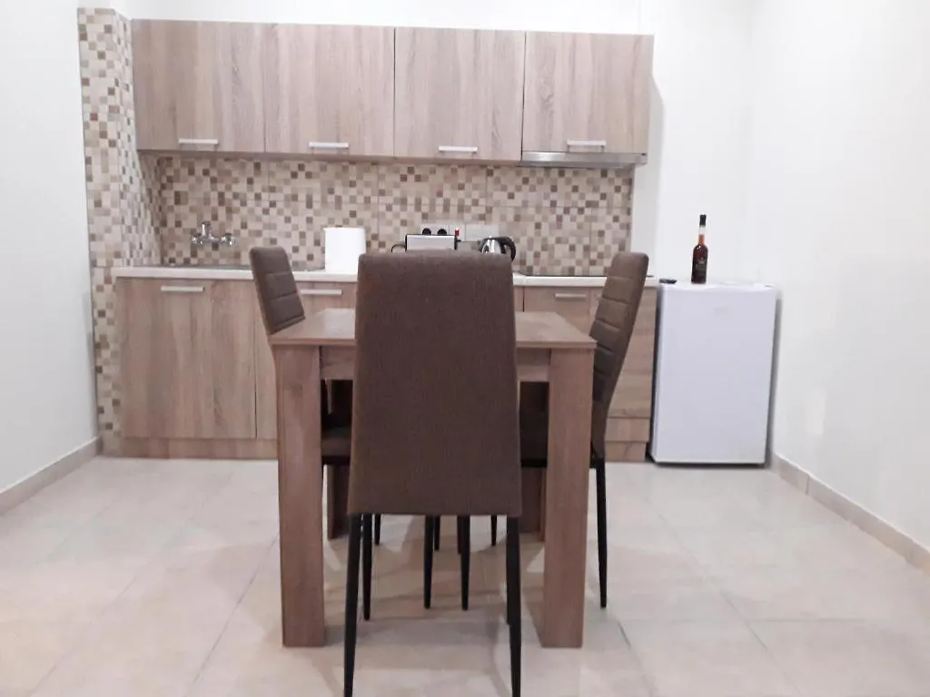 Boronia Hotel Apartments 라르나카