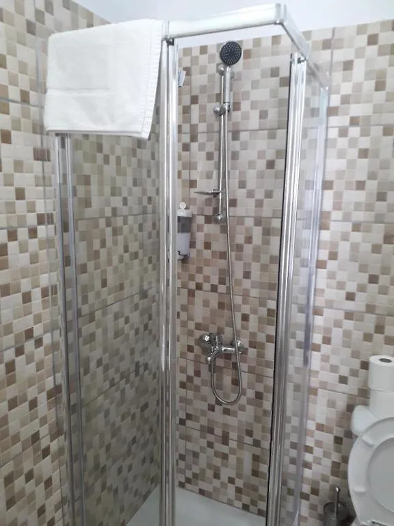 Boronia Hotel Apartments 라르나카