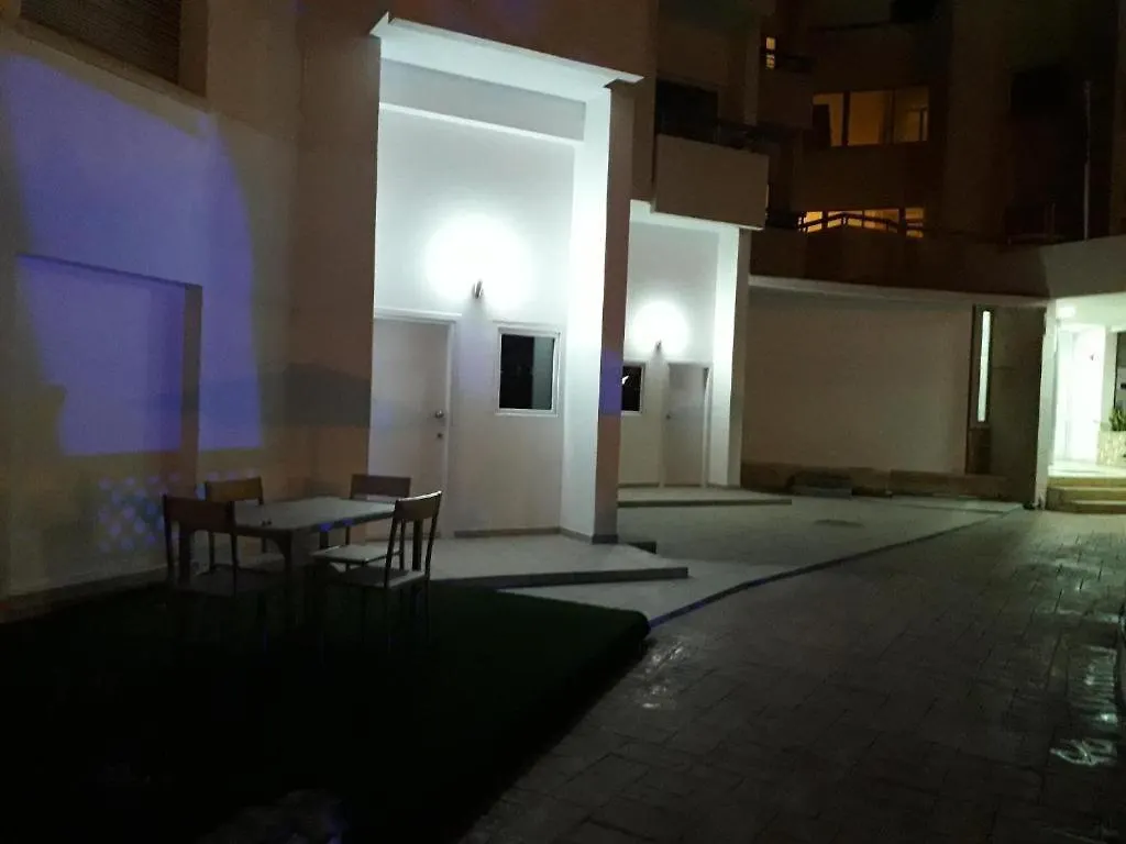 Boronia Hotel Apartments Lárnaka