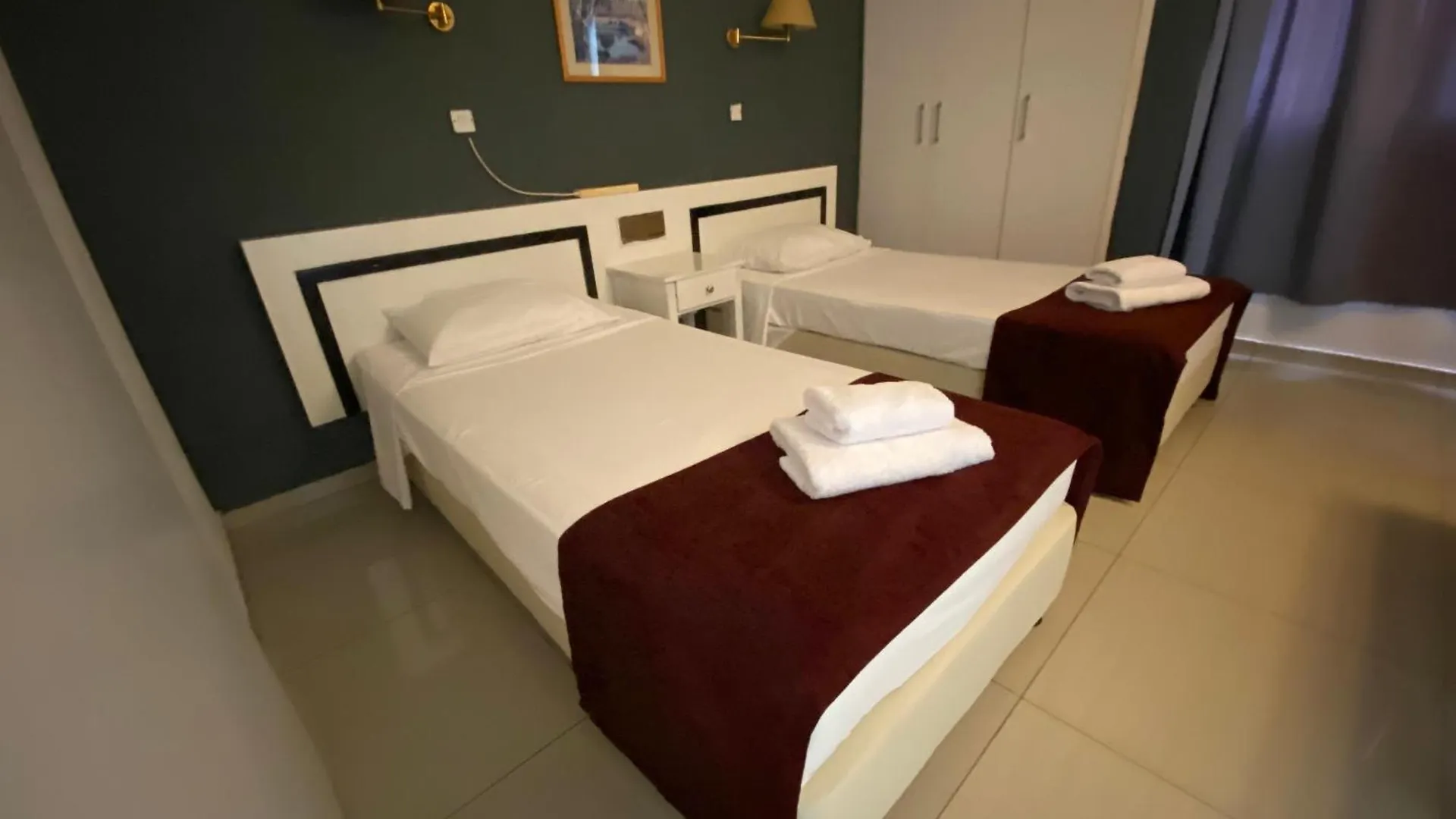 Boronia Hotel Apartments Lárnaka